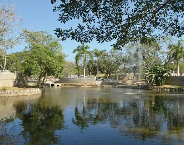 Laguna con chorros del parque Espejo de Agua, en Baranoa.